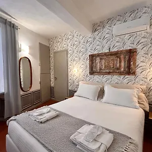 https://compagnia-del-mare-centro-storico-5-min-dal-mare.hotelitalianriviera.com